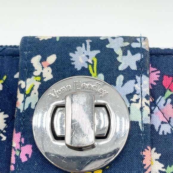 Vera Bradley Scattered Wildflowers Wallet‎ Quilted Y2K Cottagecore Coquette Boho - Picture 2 of 10